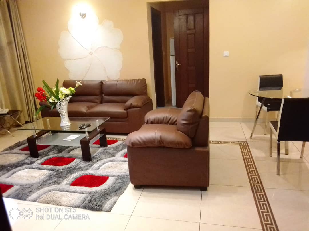 Appartement de luxe à Makepe Douala avec piscine et 2 chambres