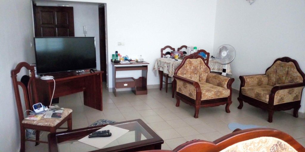Appartement meublé 3 chambres Tsinga Yaoundé spacieux