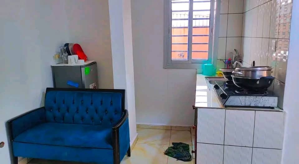 Chambre meublée à Biyem Assi Yaoundé proche rond-point Express