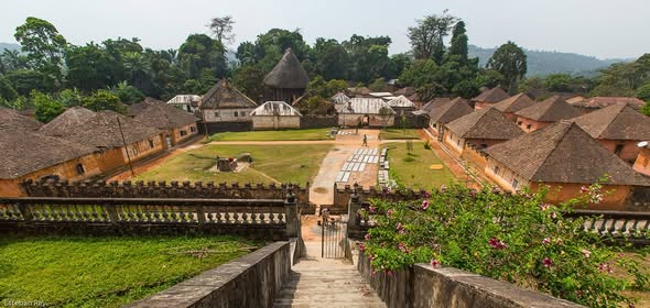Chefferie traditionnelle bamiléké Ouest Cameroun voyage culturel