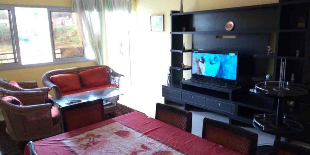 Studio meublé Essos Omnisport Yaoundé derrière Neptune Oil