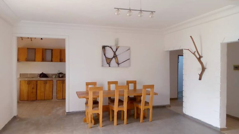 Chambre meublée à Bastos Yaoundé secteur Golf