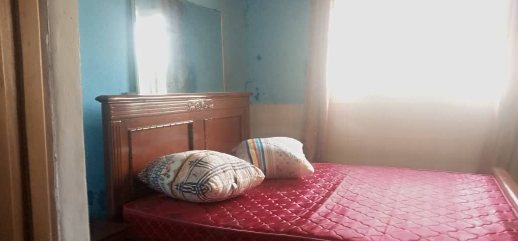 Studio T2 meublé à Odza Yaoundé en bordure de route