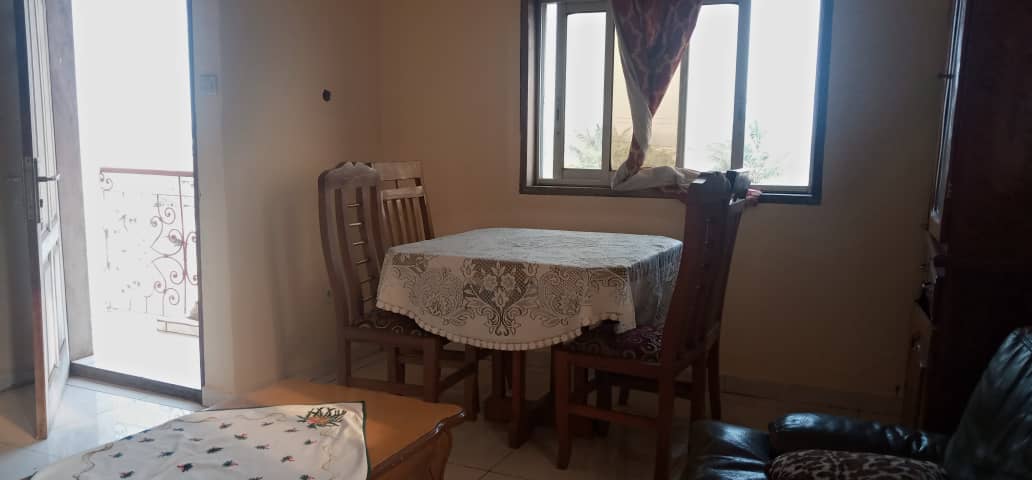 Studio T2 meublé à Odza Yaoundé en bordure de route