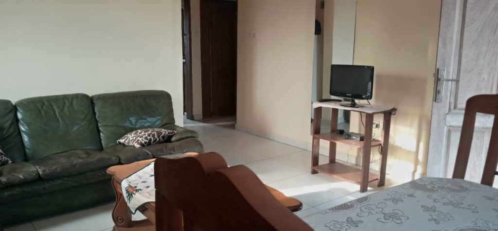 Studio T2 meublé à Odza Yaoundé en bordure de route