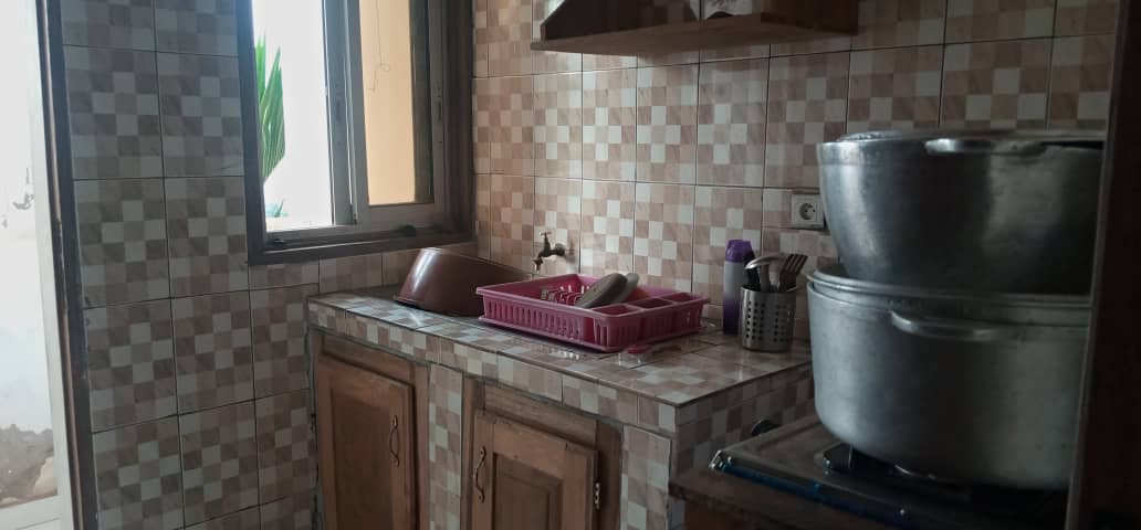 Studio T2 meublé à Odza Yaoundé en bordure de route