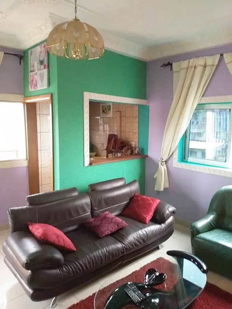 Studio meublé à Douala PK11 proche Ndokotti avec salon climatisé