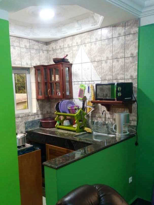 Studio meublé à Douala PK11 proche Ndokotti avec salon climatisé