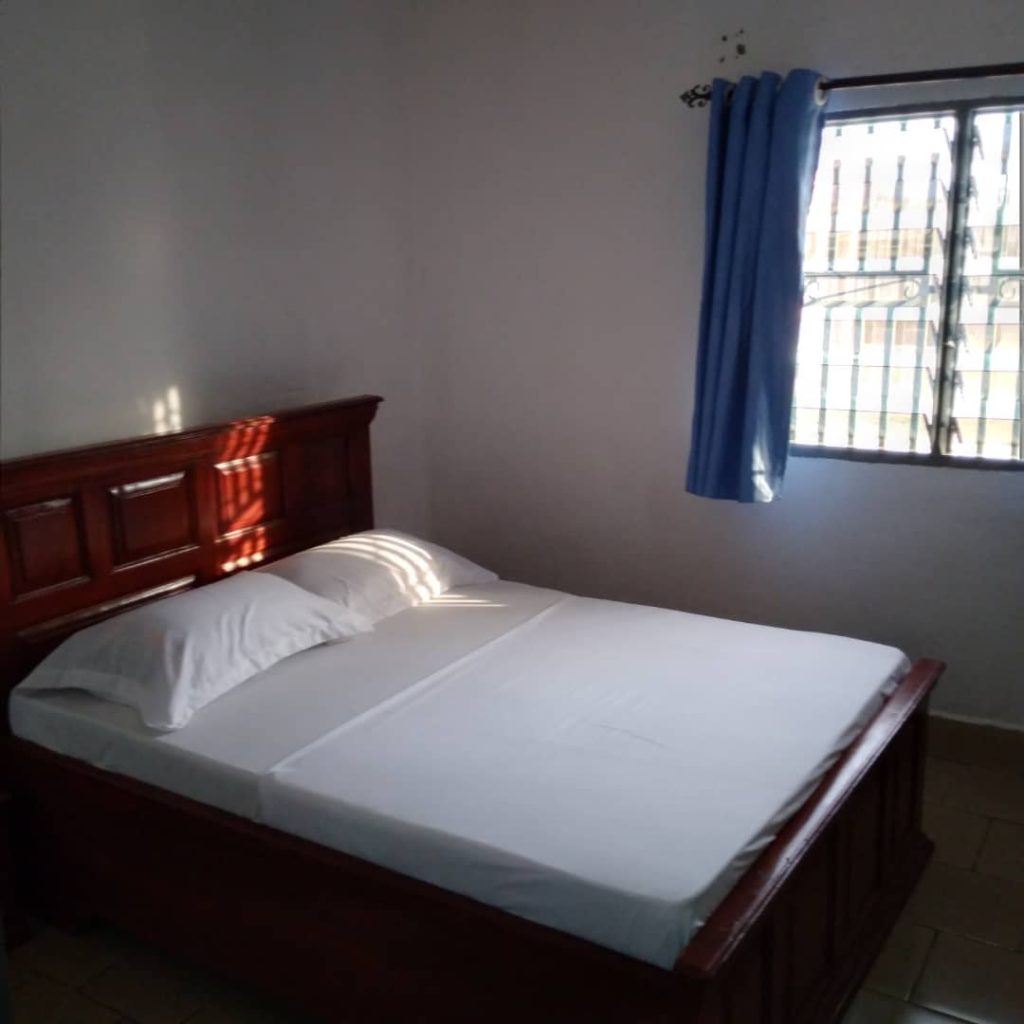 Studio meublé à Kribi quartier Antenne Orange dans résidence calme