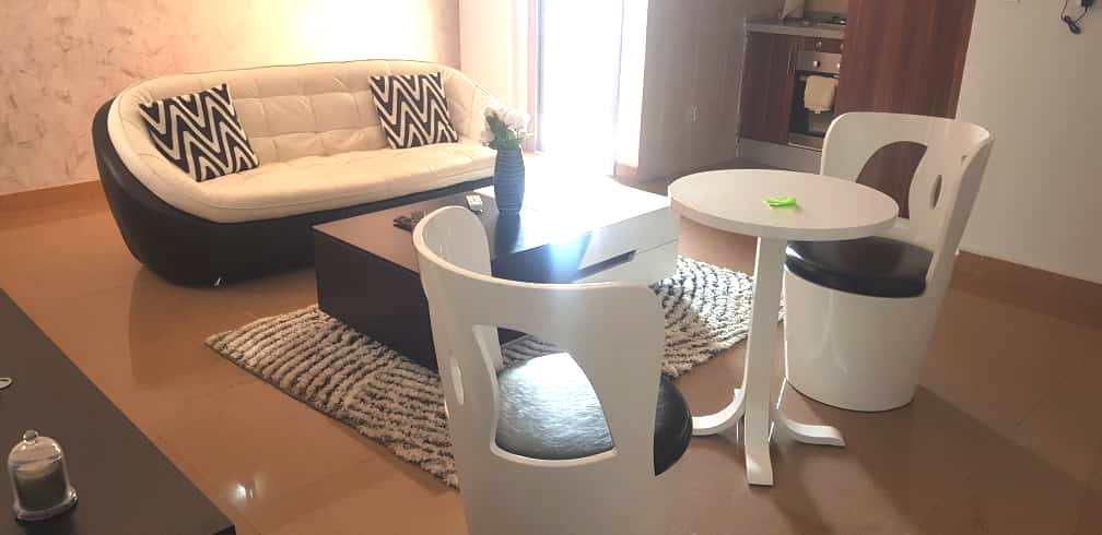 Chambre meublée moderne à Bastos Yaoundé proche supermarché Casino