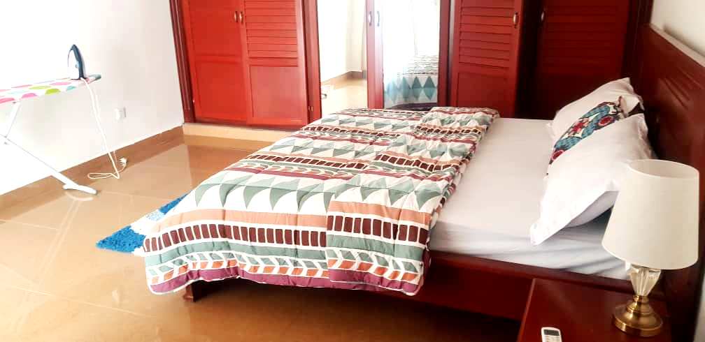 Studio meublé Essos Omnisport Yaoundé derrière Neptune Oil