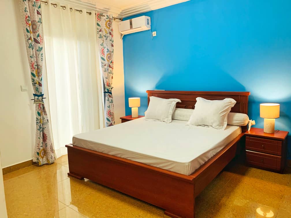 Chambre meublée moderne à Bastos Yaoundé proche supermarché Casino