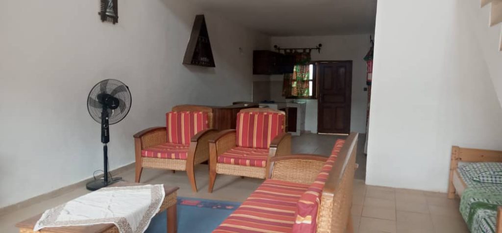 Studio duplex meublé à Odza Yaoundé avec décoration africaine