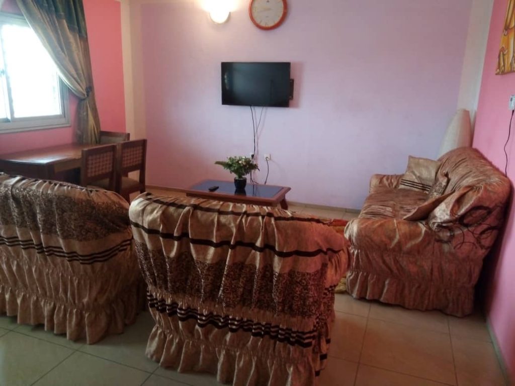 Studio meublé 60m2 Bépanda proche Stade Omnisport Douala