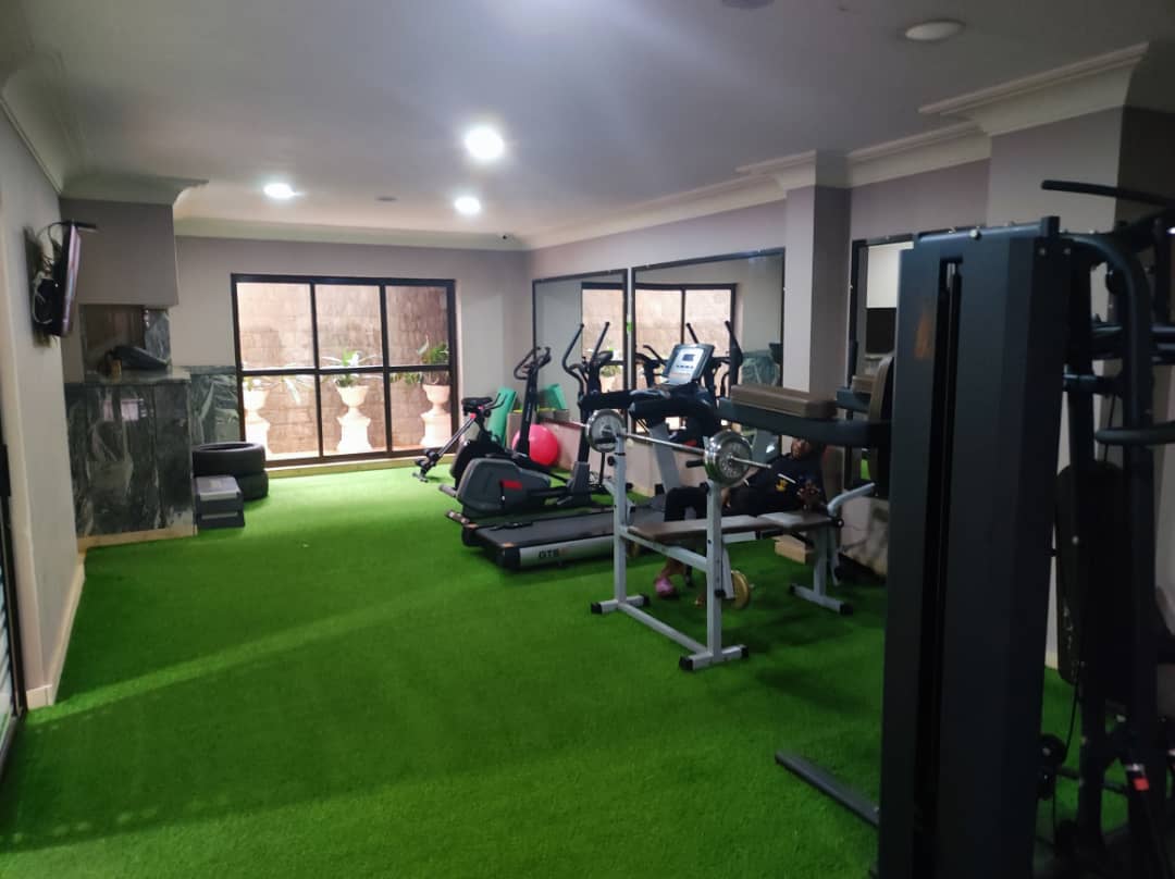 Studio meublé Essos Omnisport Yaoundé derrière Neptune Oil