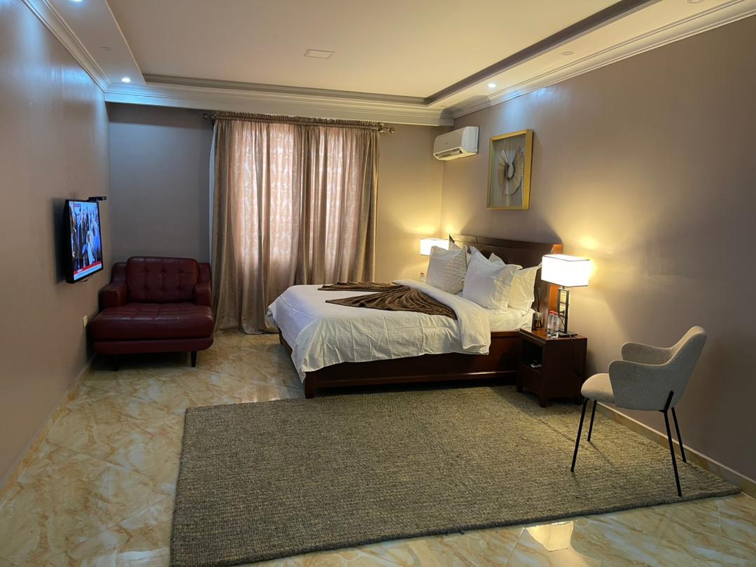 Studio meublé Essos Omnisport Yaoundé derrière Neptune Oil