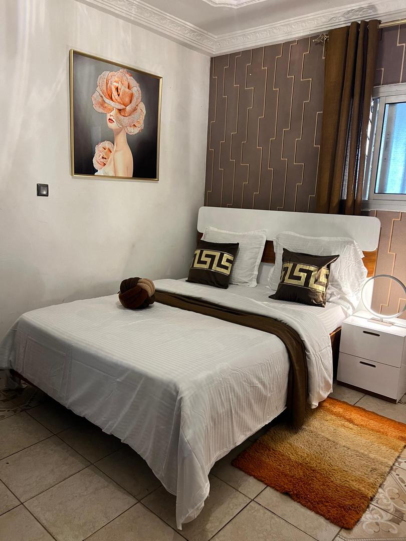 Studio meublé Essos Omnisport Yaoundé derrière Neptune Oil