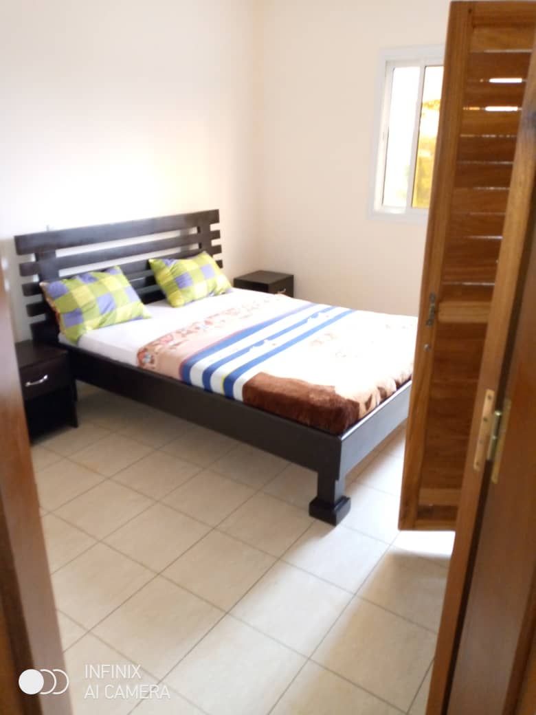 Studio duplex meublé à Odza Yaoundé avec décoration africaine