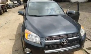 Location voiture sans chauffeur SUV route Cameroun Sacré Voyage
