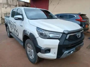 Location de voiture avec chauffeur au Cameroun