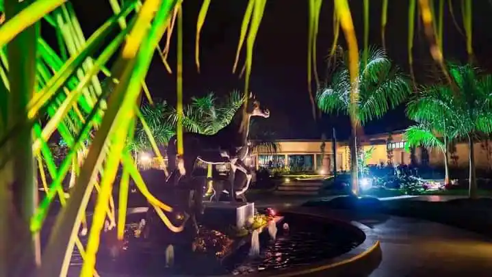 Vue aérienne et espaces de vie au Tagidor de Bangou au Cameroun