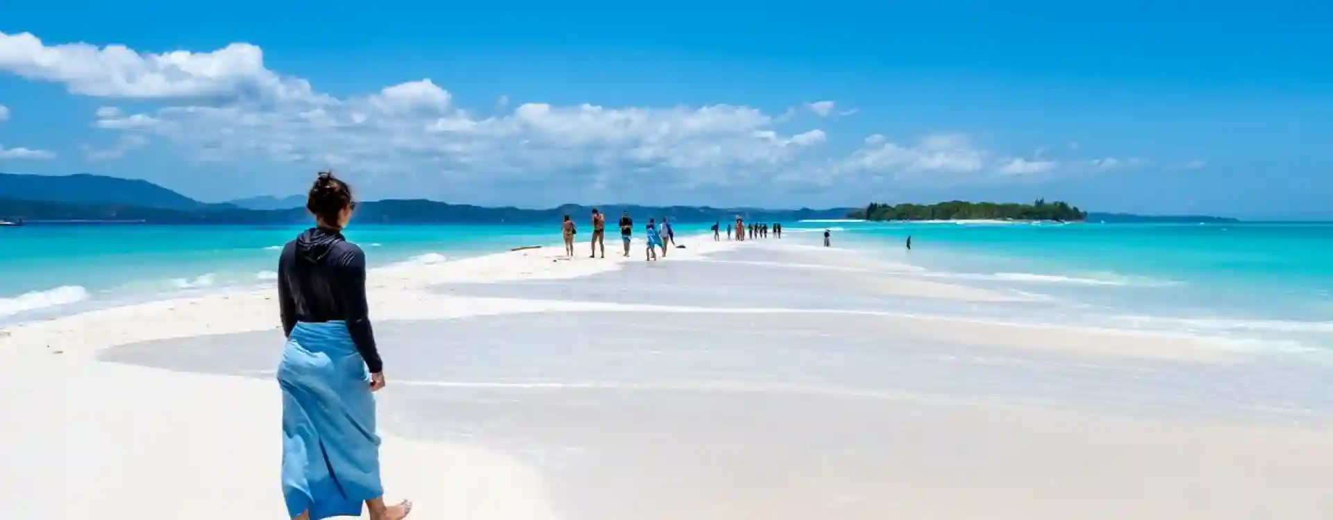 Plage sable blanc lagon Nosy Be île Madagascar Océan Indien