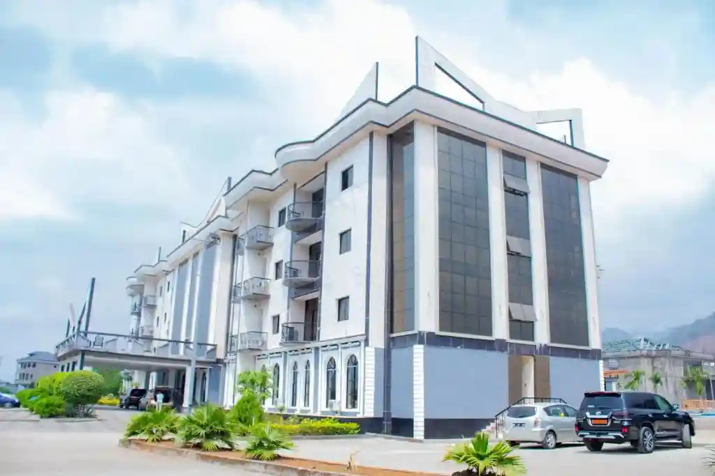 Appartement meublé luxe Bastos Yaoundé résidence hôtelière Cameroun