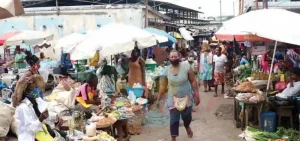 Négociation marché local Cameroun étranger accompagnateur